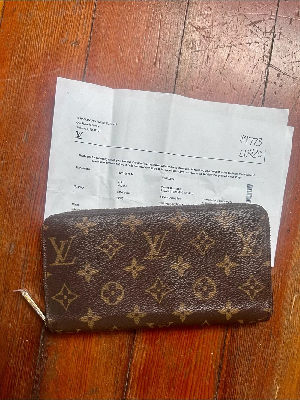 Louis Vuitton Monogram Zippy Wallet